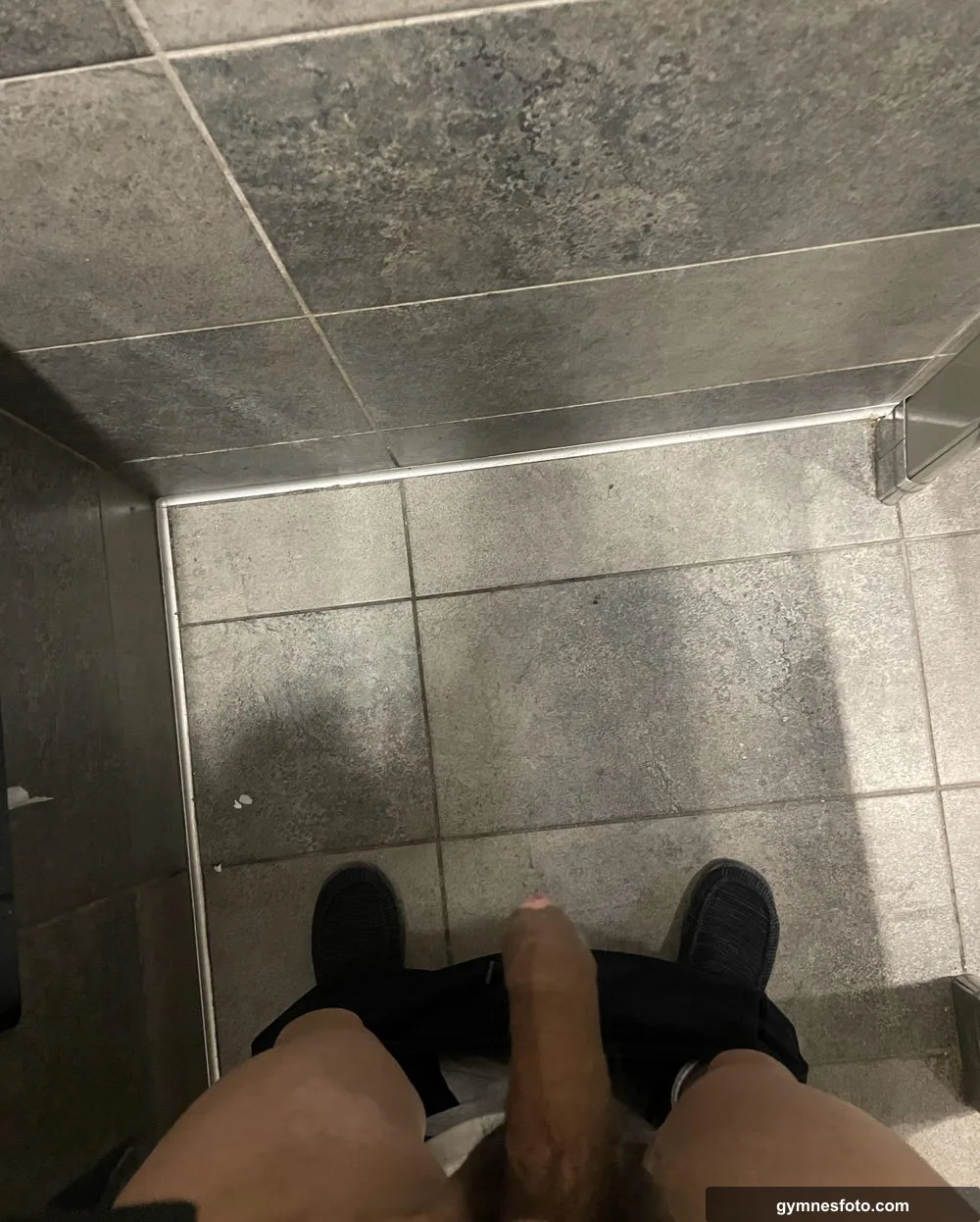(M) night out in the club…need company horny