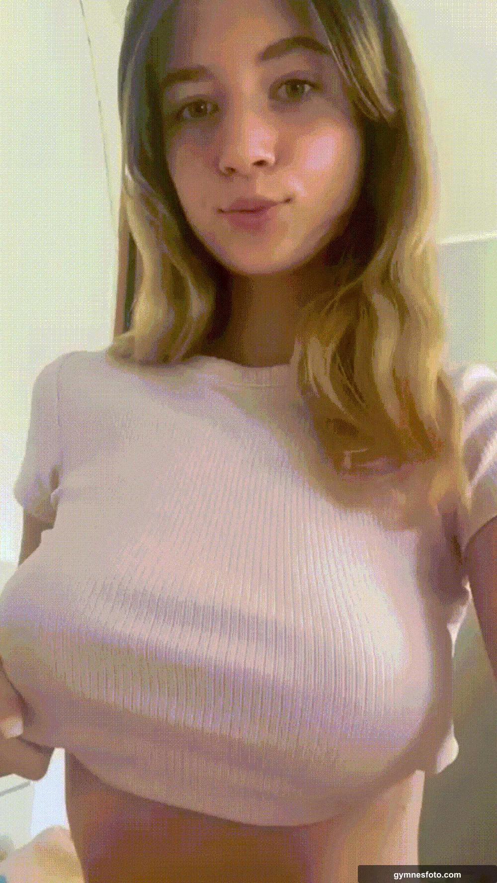 Your favorite college girl can't hide her titties (reveal)