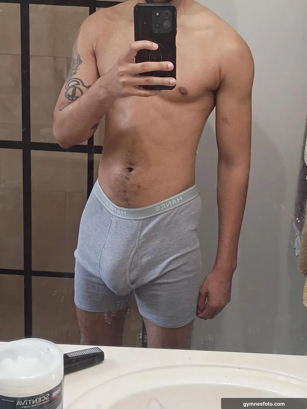 26 Straight Hanes package