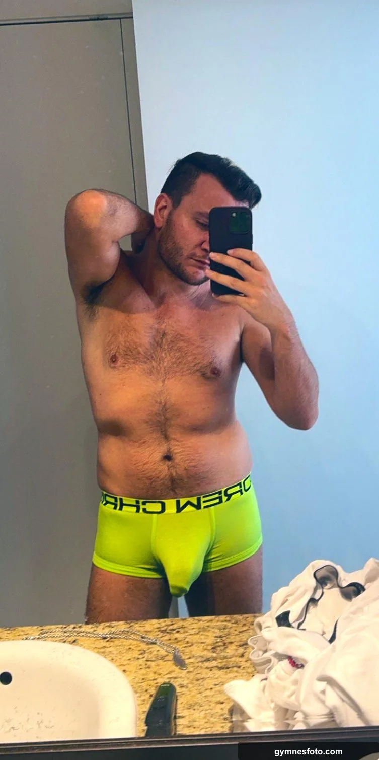 31, Gay