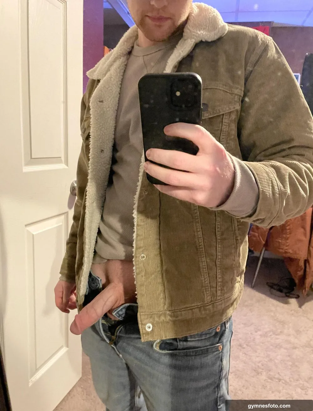 (20) lend a hand? Or mouth?