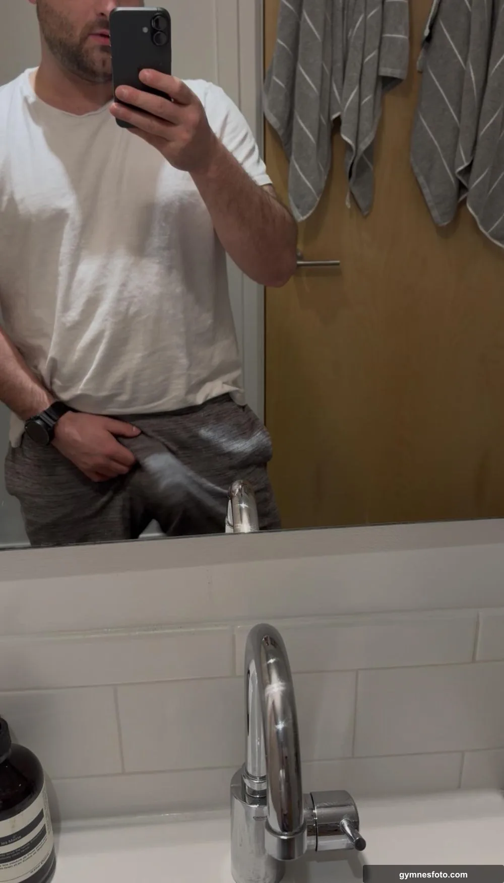 32 straight bathroom soft bulge
