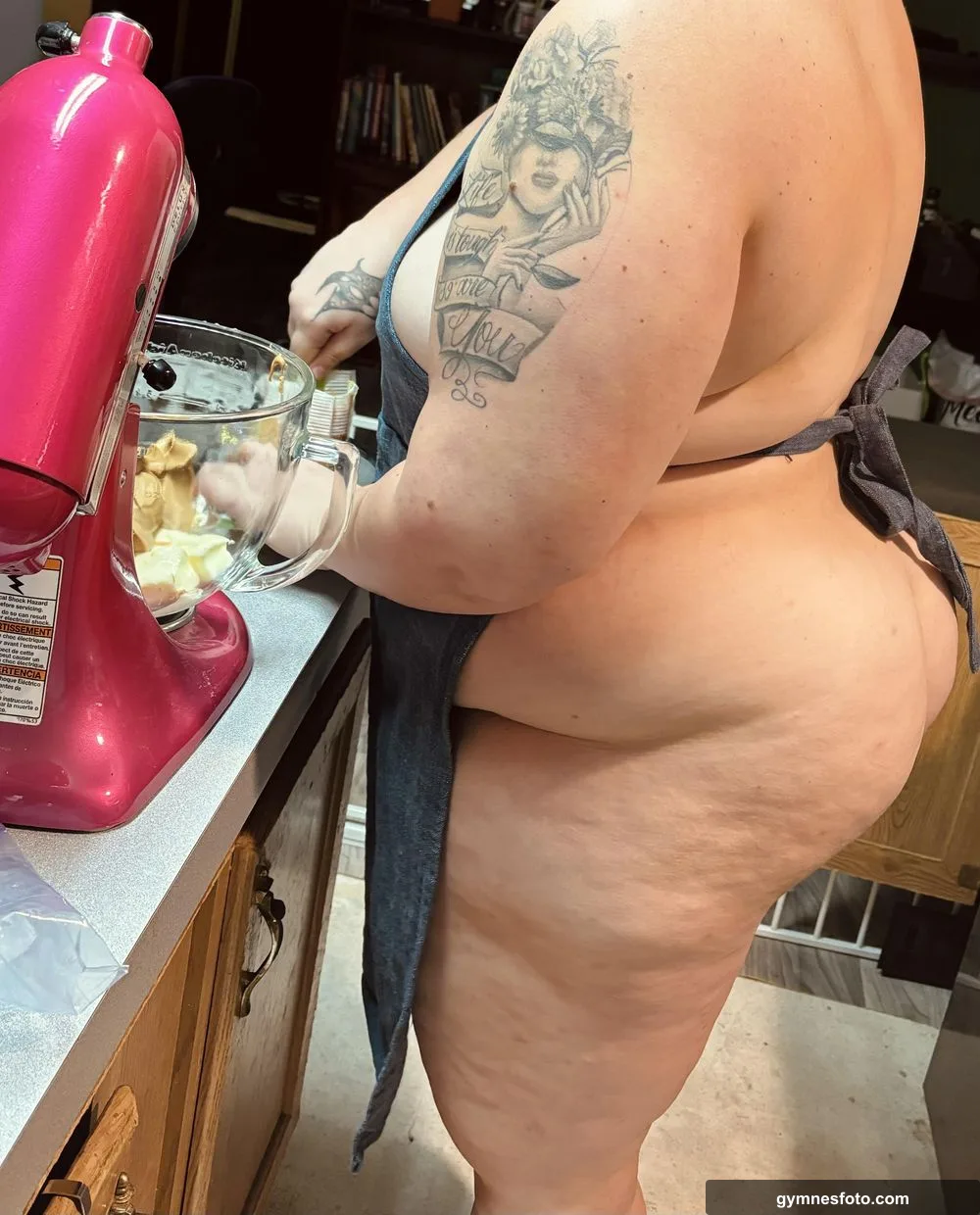 big booty baking
