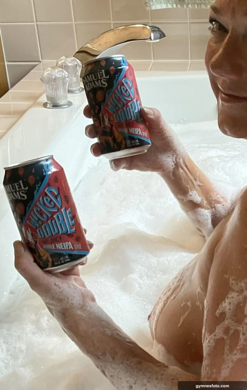 Come on in, there’s room for two and a beer for you!😉
