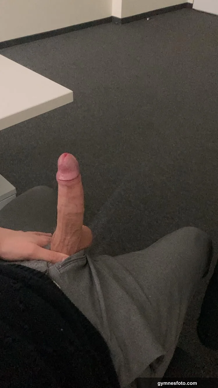 25 bi, penis in Office