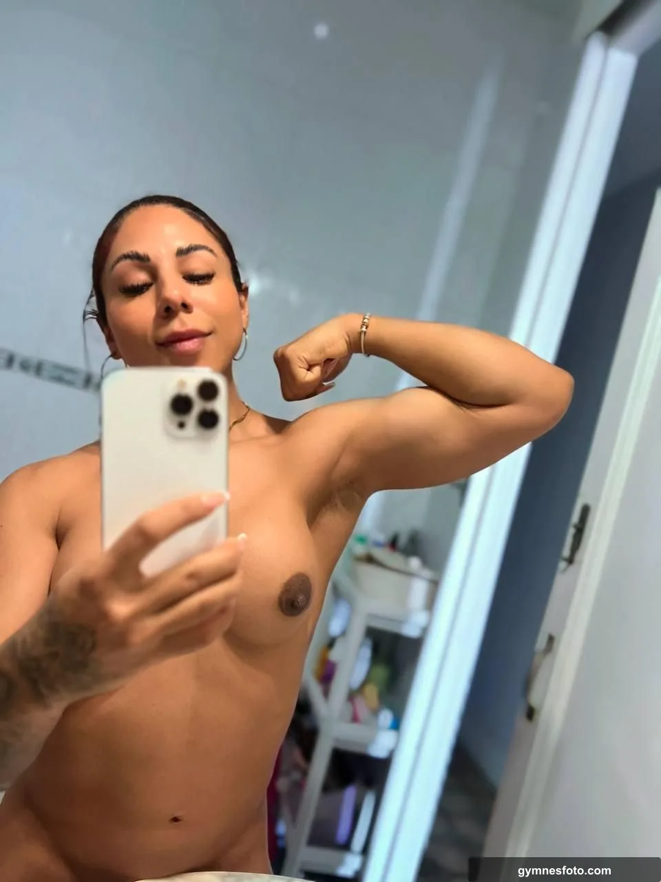 Just me flexing in the mirror after a good session