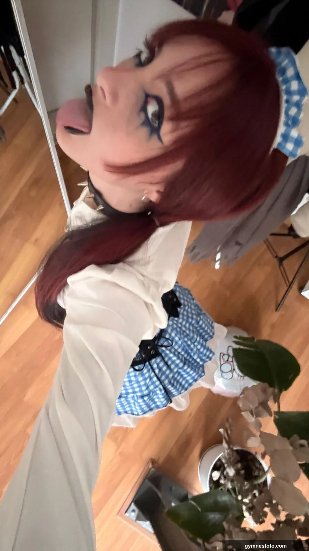 Need a host asap - talk on instta: .lunacalanthe'.