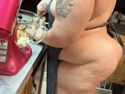 big booty baking