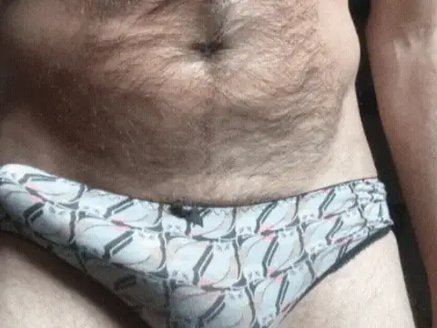 Shall I dress to the right, or left...? 😜