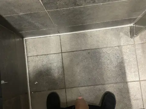 (M) night out in the club…need company horny
